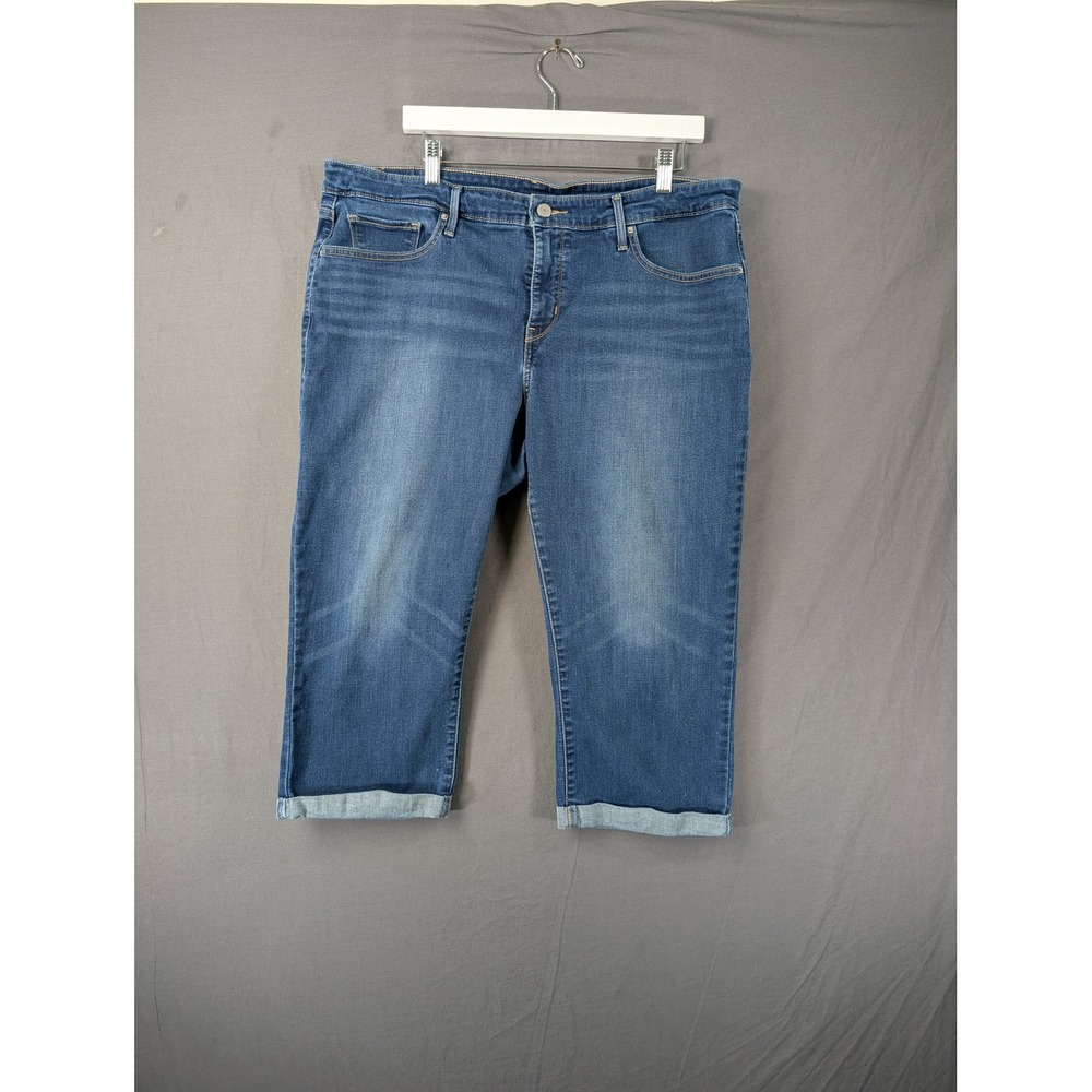 Levi's 23645-0017 Mid Rise Capri Jeans‎ Medium Wash Blue Denim Plus Size 20W